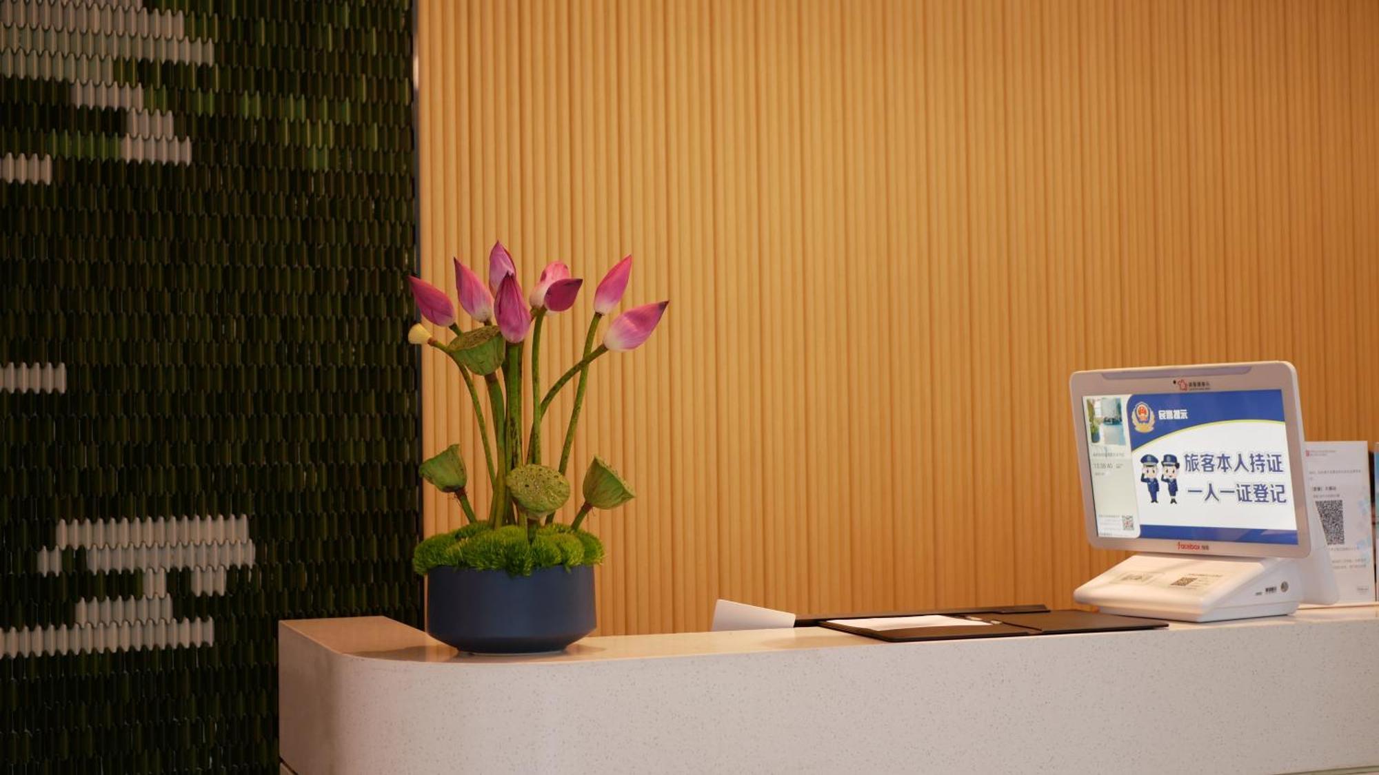 Hilton Garden Inn Shenzhen Airport,Enjoy 24-Hour One Way Free Delivery From Hotel To Shenzhen Baoan Airport On The Hour Exterior foto