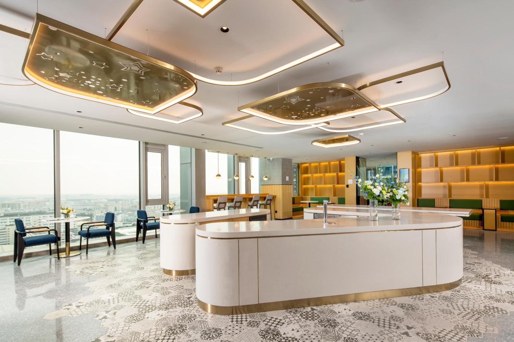 Hilton Garden Inn Shenzhen Airport,Enjoy 24-Hour One Way Free Delivery From Hotel To Shenzhen Baoan Airport On The Hour Exterior foto