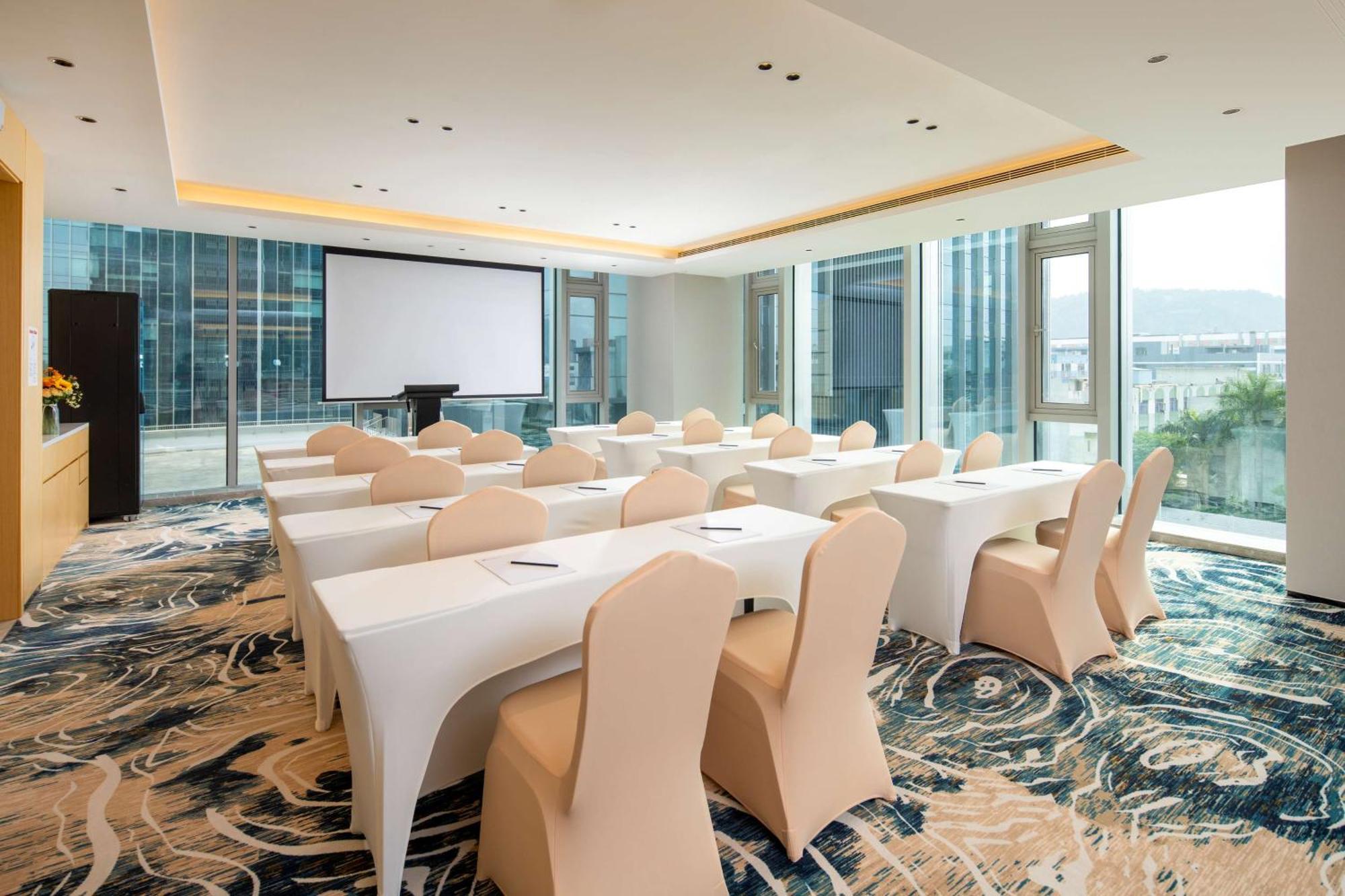 Hilton Garden Inn Shenzhen Airport,Enjoy 24-Hour One Way Free Delivery From Hotel To Shenzhen Baoan Airport On The Hour Exterior foto